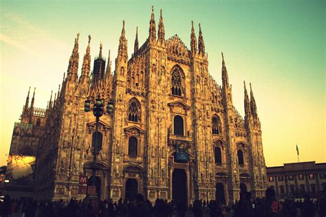 due giorni cosa vedere a milano prada|dove visitare milano in 2 giorni.